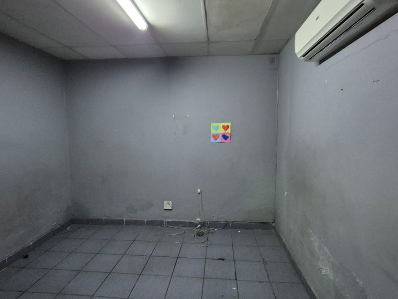 High-Performance 1,015m2 Freehold Industrial Warehouse To Let in Silverton - Photo 3