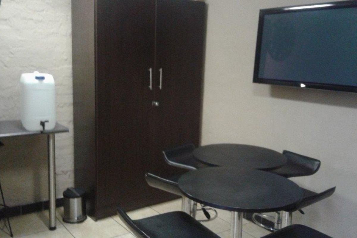 Industrial Stand - Photo 4