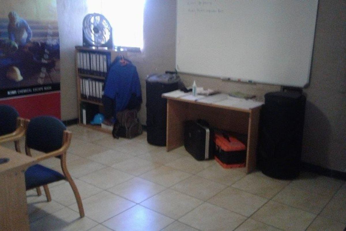 Industrial Stand - Photo 5