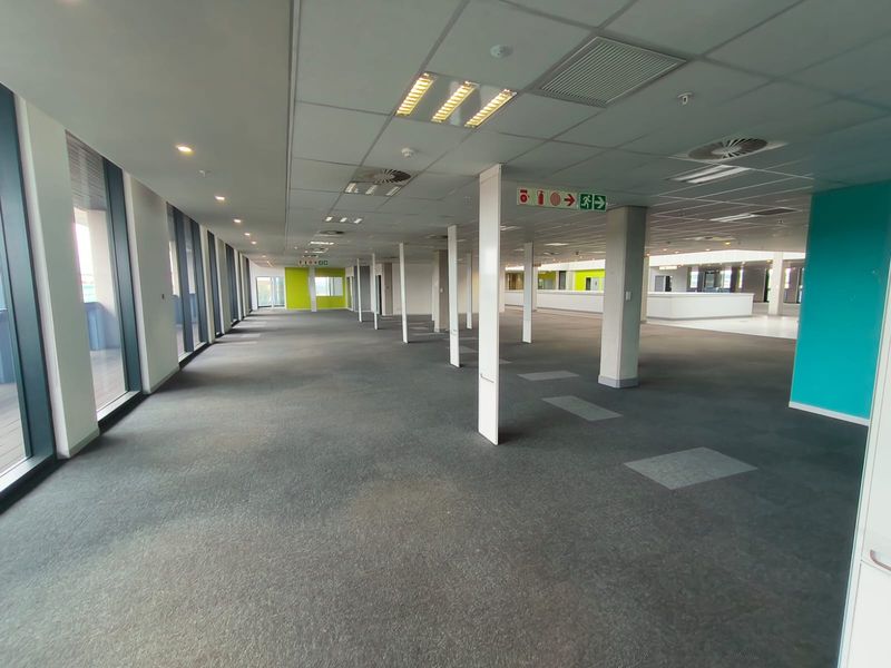 LANDMARK P-GRADE 11400M2 OFFICE SPACE FOR SALE IN CENTURION CBD - Photo 6