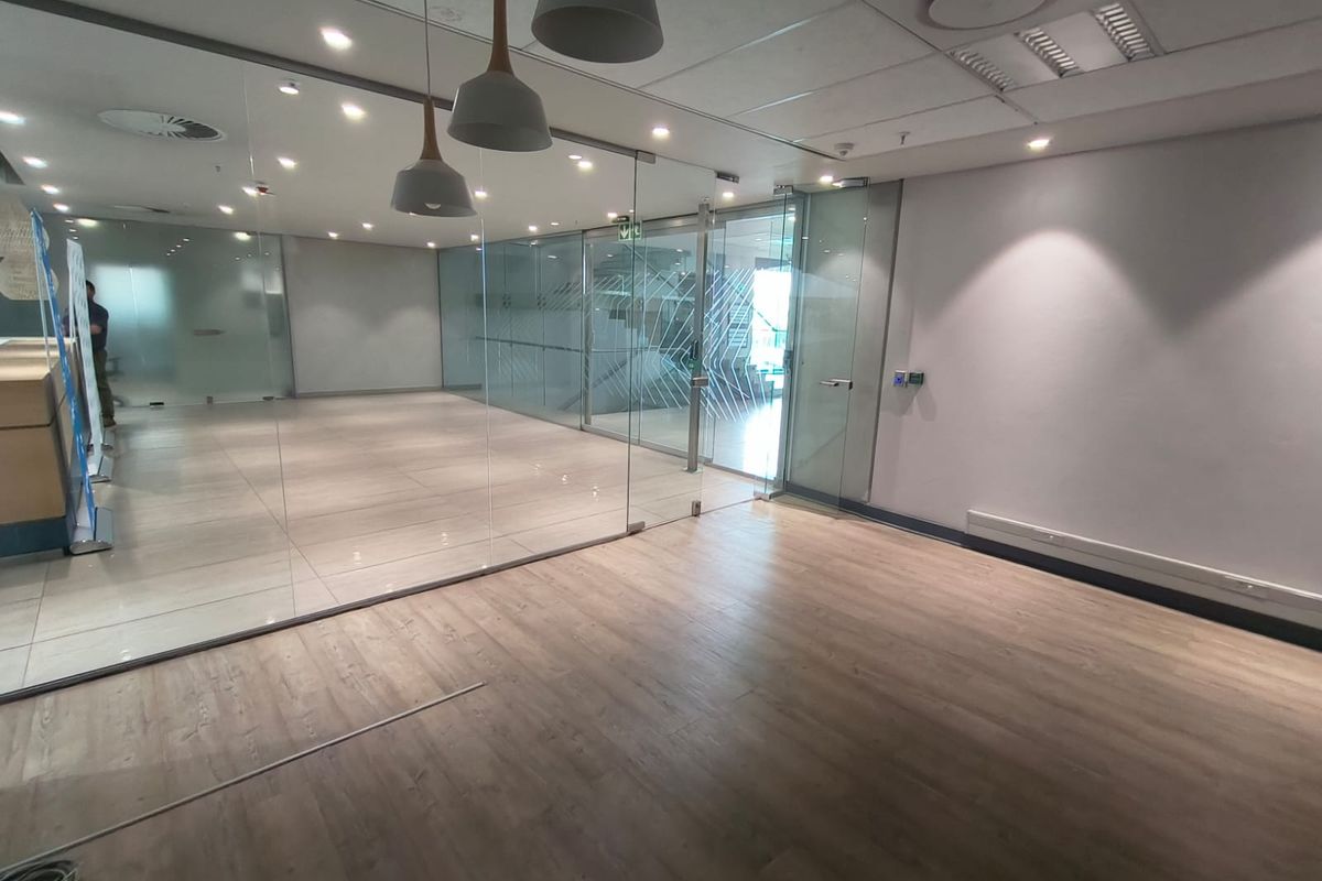 LANDMARK P-GRADE 11400M2 OFFICE SPACE FOR SALE IN CENTURION CBD - Photo 4