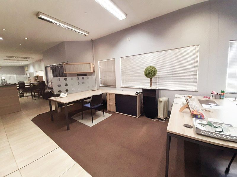 Commercial property for sale in Sasolburg Industrial area. - Photo 2