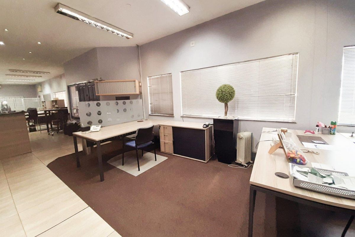 Commercial property for sale in Sasolburg Industrial area. - Photo 2