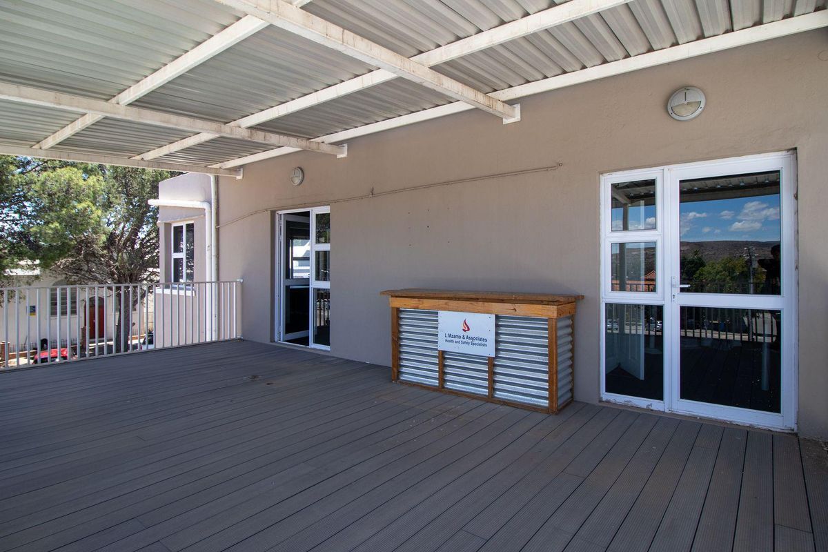 Opportunity Not to Be Missed: Prime Office Space in Cradock's Business Hub - Photo 4