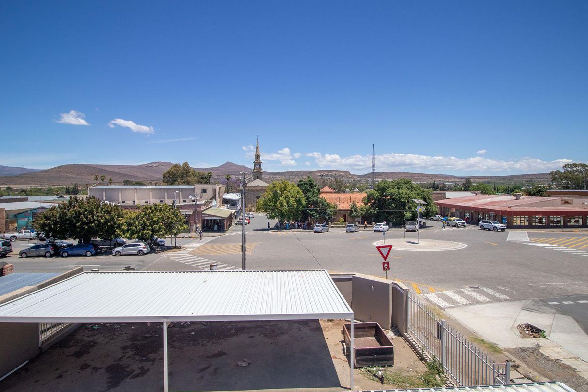 Opportunity Not to Be Missed: Prime Office Space in Cradock's Business Hub - Photo 2