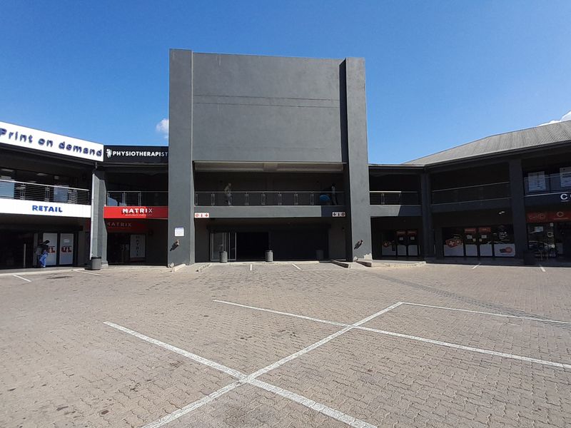 Flagship Retail Opportunity at the Gateway to The Local @ Kyalami - Photo 1