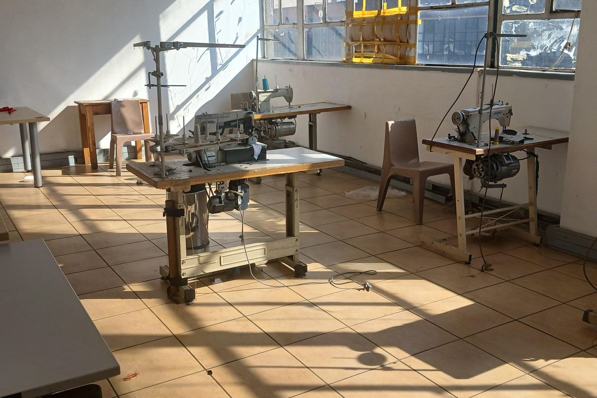 Mini Factory Rental Monthly In Johannesburg - Photo 2