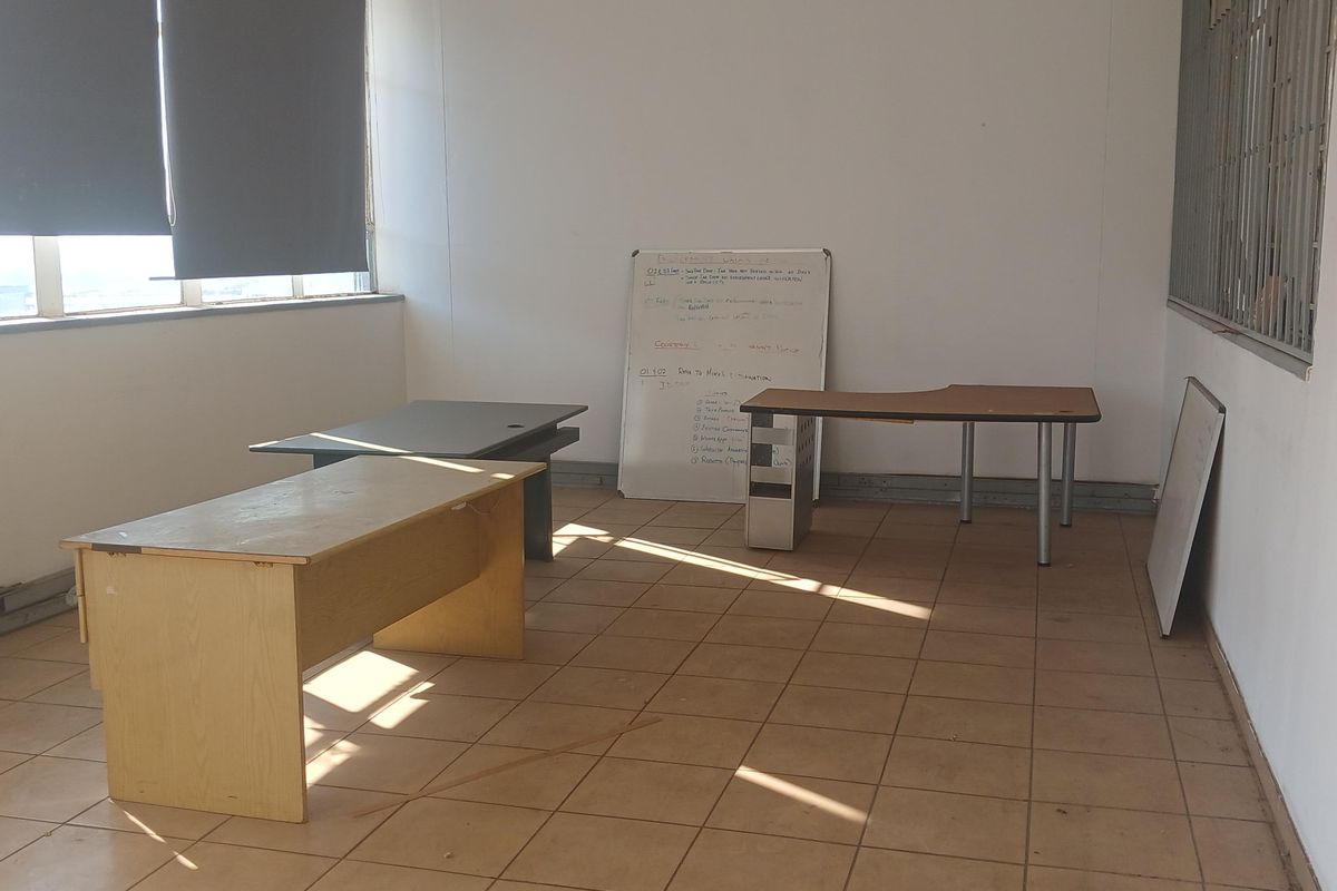 Mini Factory Rental Monthly In Johannesburg - Photo 3