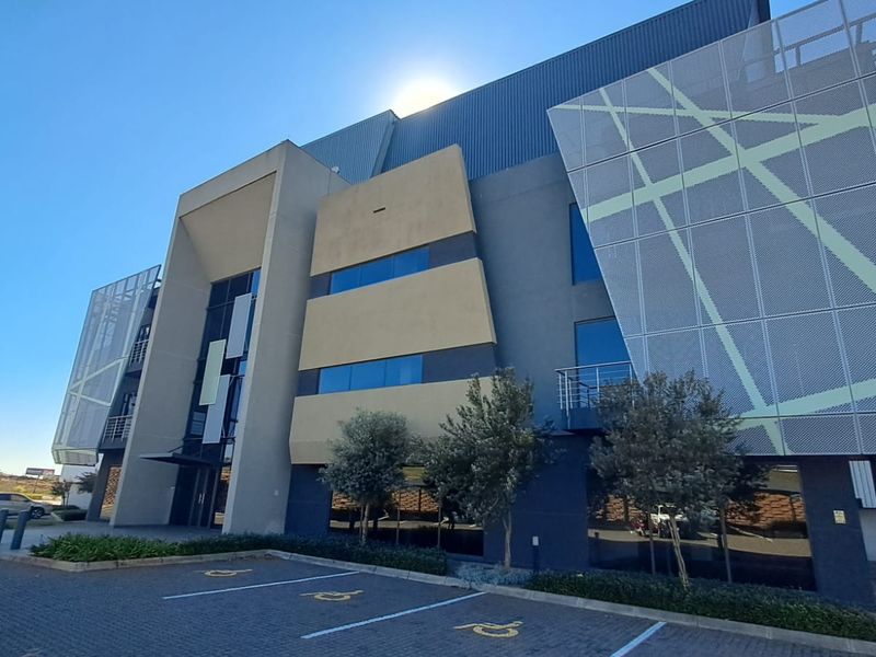 22 095m2 Warehouse in Eastport, Kemptonpark - Photo 2