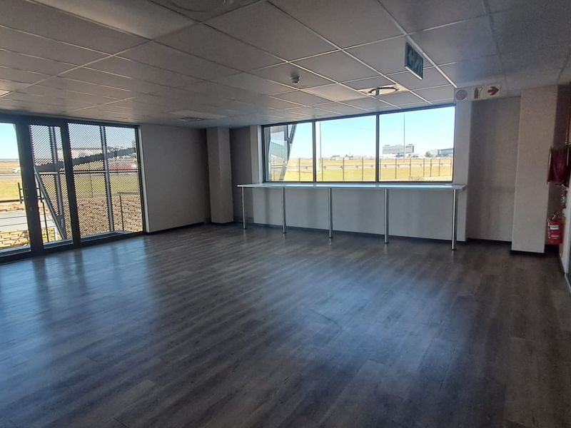 22 095m2 Warehouse in Eastport, Kemptonpark - Photo 9