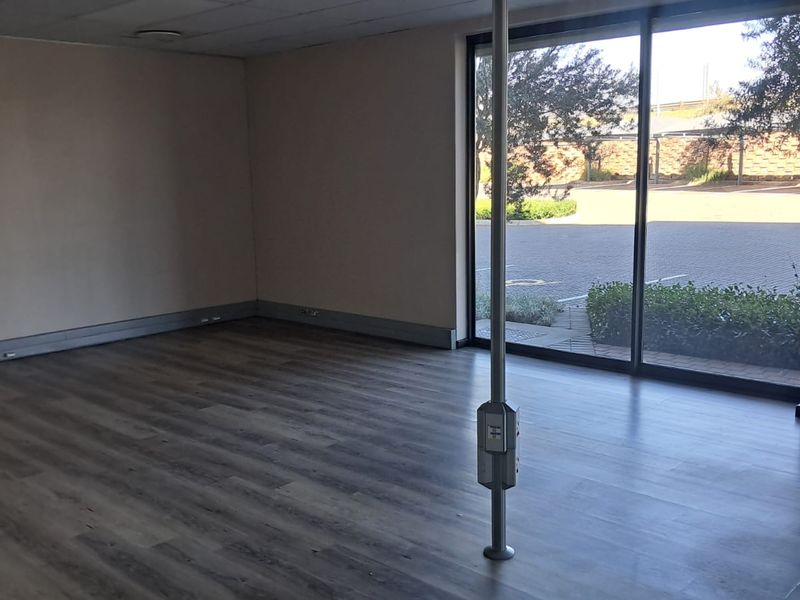 22 095m2 Warehouse in Eastport, Kemptonpark - Photo 10
