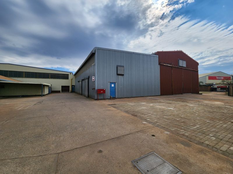 5,990m2 A-Grade Warehouse To Let in Rosslyn, Prime Automotive & Logistics Hub - Photo 3