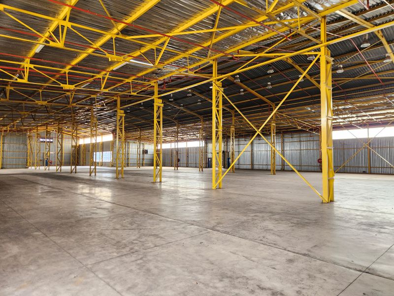 5,990m2 A-Grade Warehouse To Let in Rosslyn, Prime Automotive & Logistics Hub - Photo 5