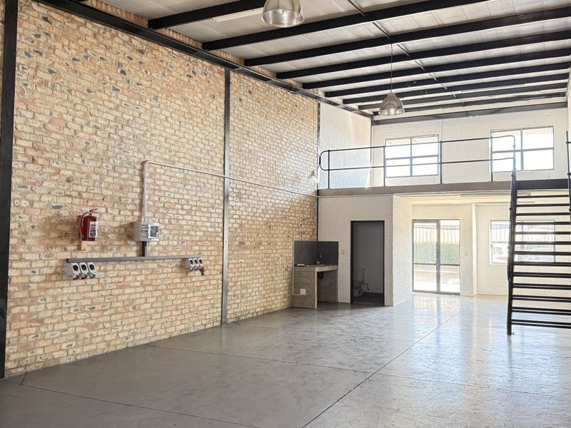140m2 AAA-Grade Warehouse To Let in Worksheds Industrial Park - Photo 5