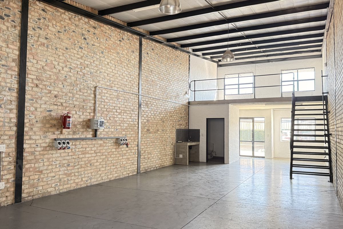 140m2 AAA-Grade Warehouse To Let in Worksheds Industrial Park - Photo 5