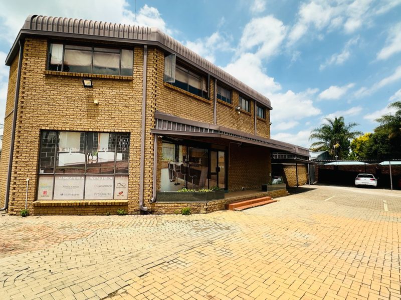 706m2 Stand-Alone Industrial Warehouse For Sale in Hennopspark, Centurion - Photo 10