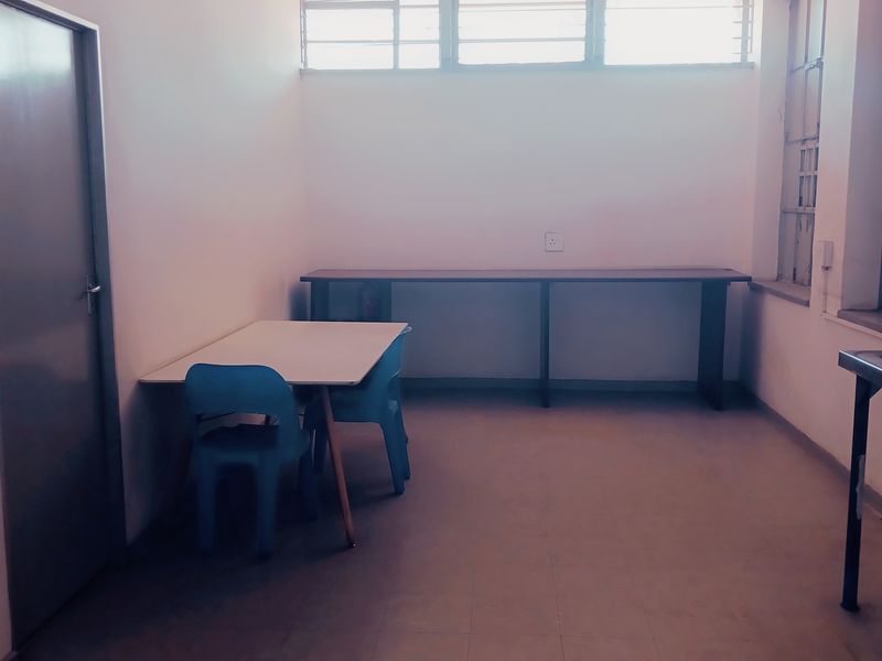Industrial workshop to let - Photo 4