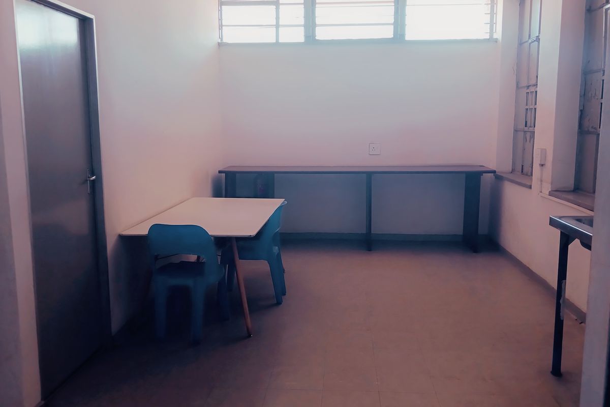 Industrial workshop to let - Photo 4