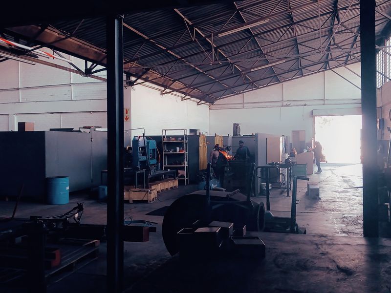 Industrial workshop to let - Photo 3