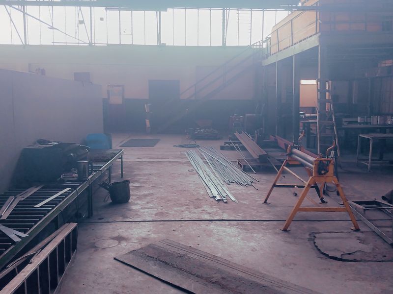 Industrial workshop to let - Photo 5
