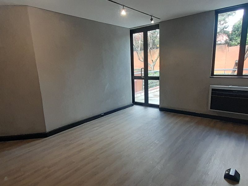 Affordable Ground Floor Office with Private Balcony - Photo 9