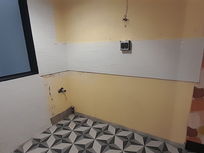 Affordable Ground Floor Office with Private Balcony - Photo 6