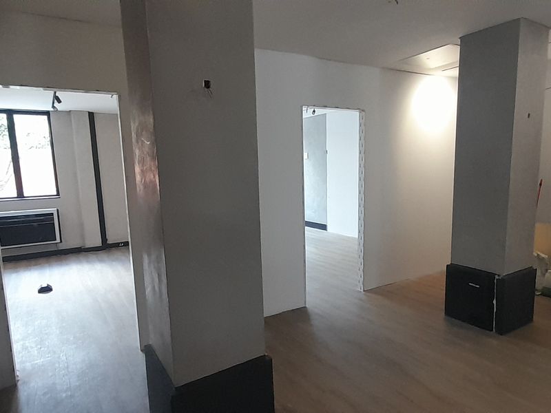 Affordable Ground Floor Office with Private Balcony - Photo 2
