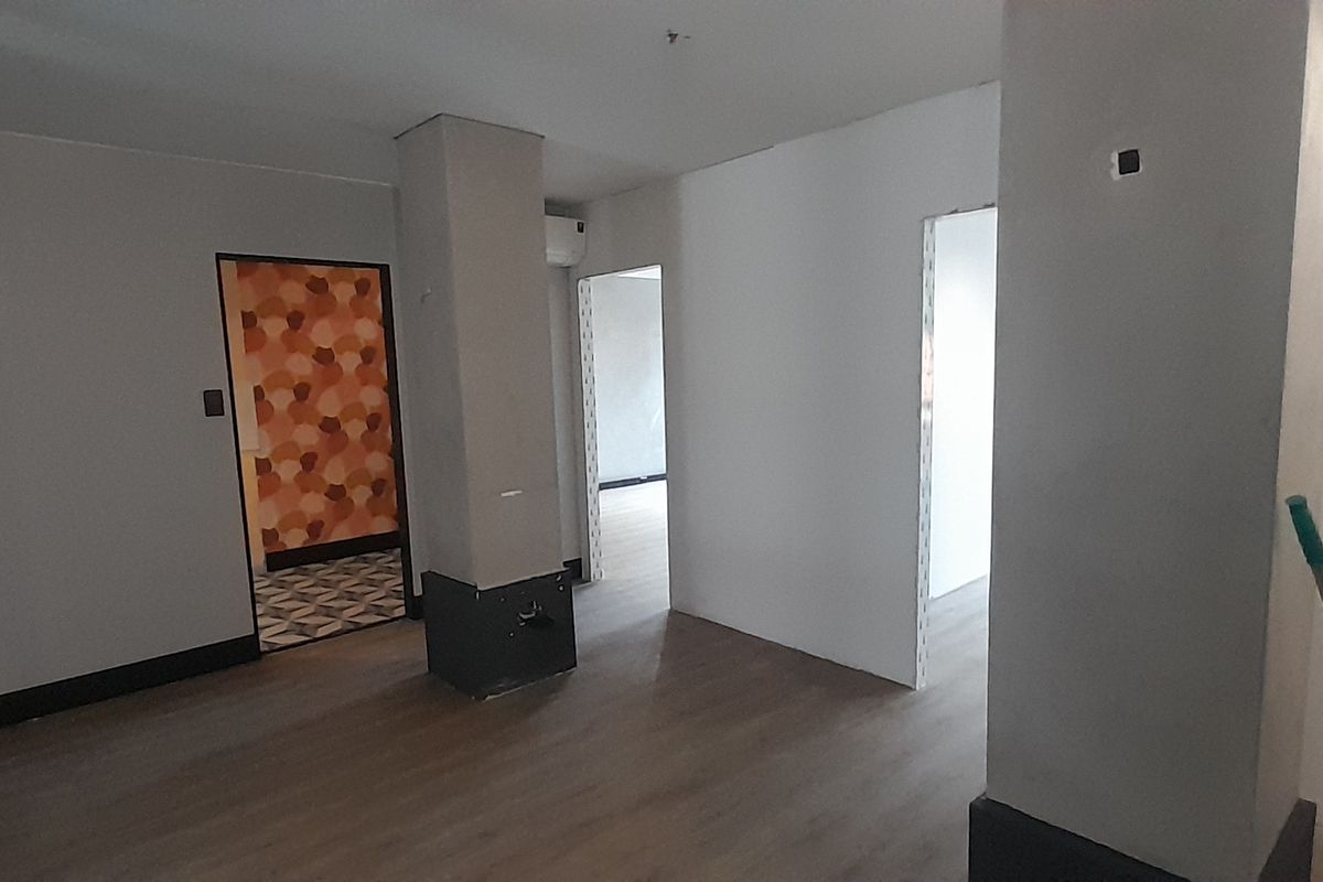 Affordable Ground Floor Office with Private Balcony - Photo 5