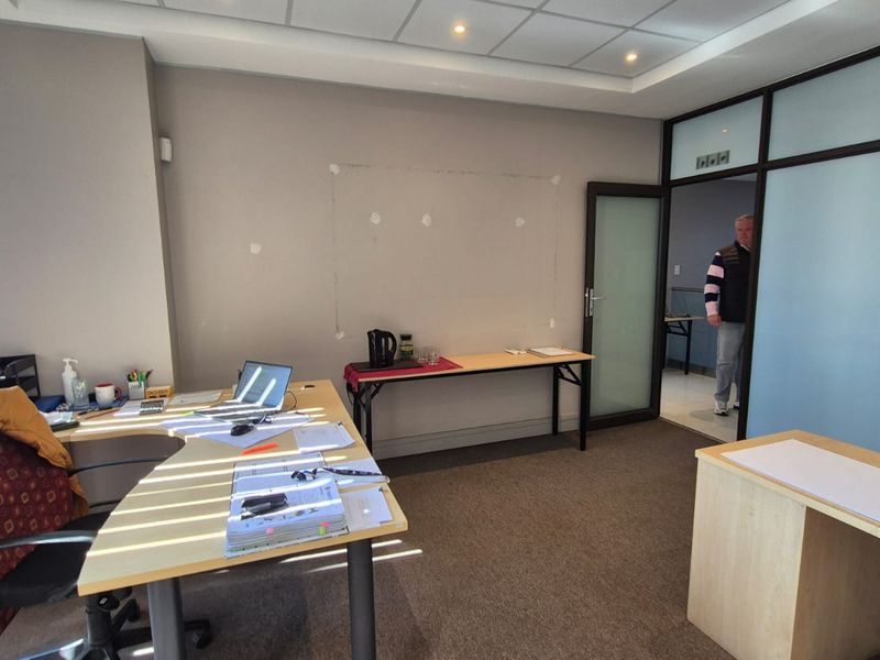 Premium 1,170m2 A-Grade Warehouse and Office Combo To Let | Secure N4 Industrial Node - Photo 9