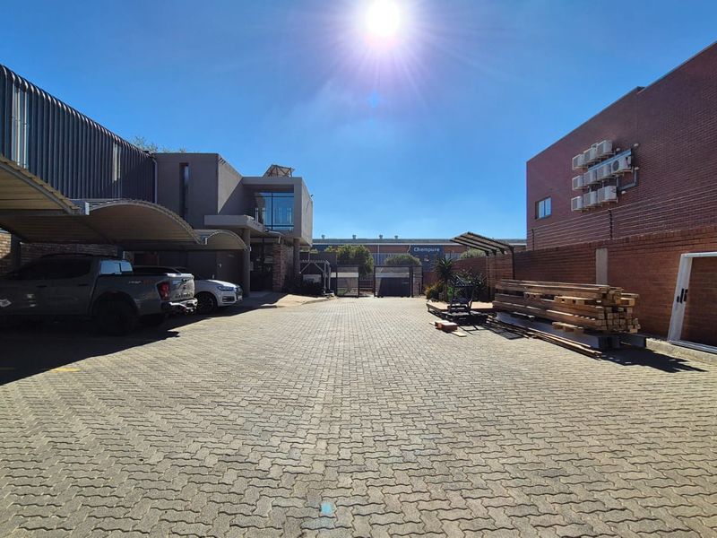 Premium 1,170m2 A-Grade Warehouse and Office Combo To Let | Secure N4 Industrial Node - Photo 2