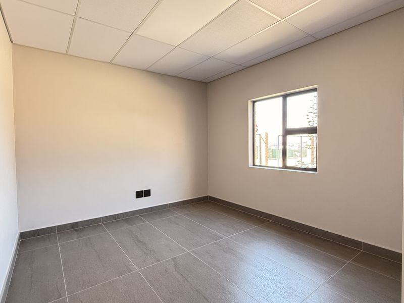 Brand-New P-Grade Warehouse To Let in Westhills Business Estate - Photo 7