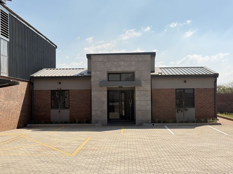 Brand-New P-Grade Warehouse To Let in Westhills Business Estate - Photo 4