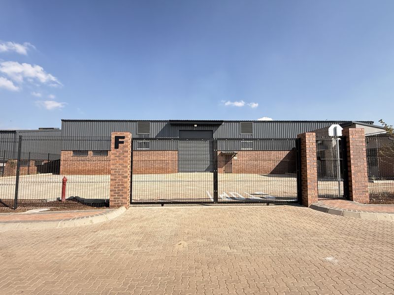 Brand-New P-Grade Warehouse To Let in Westhills Business Estate - Photo 3