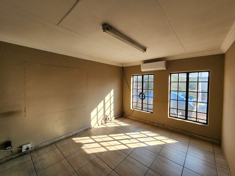 Expand Your Operations with this 530m2 Warehouse from a High-Demand Silverton Industrial Address - Photo 6