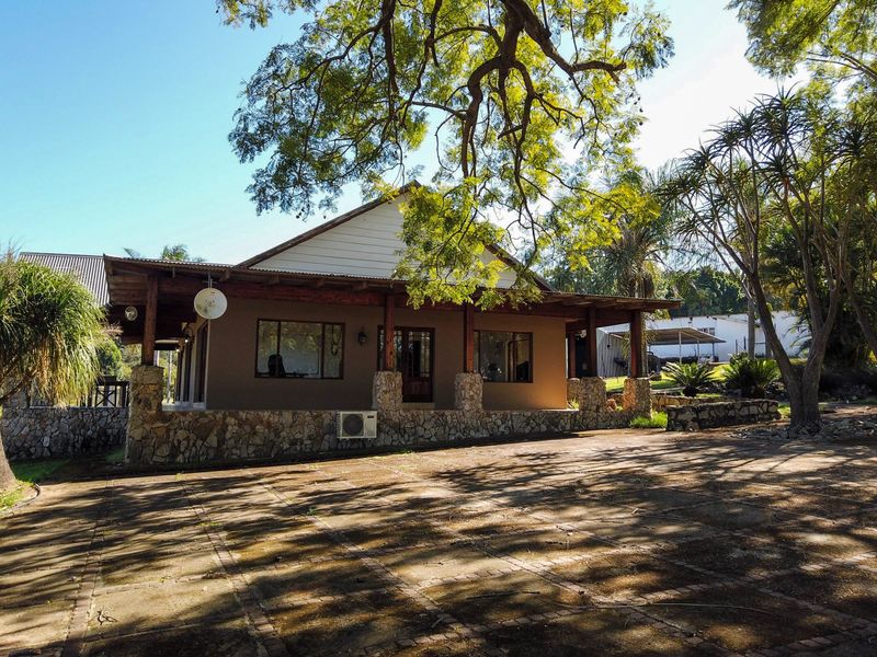 A JEWEL IN THE HEART OF THE LOWVELD - THE MOST STUNNING FARM NEAR WHITE RVER - Photo 3