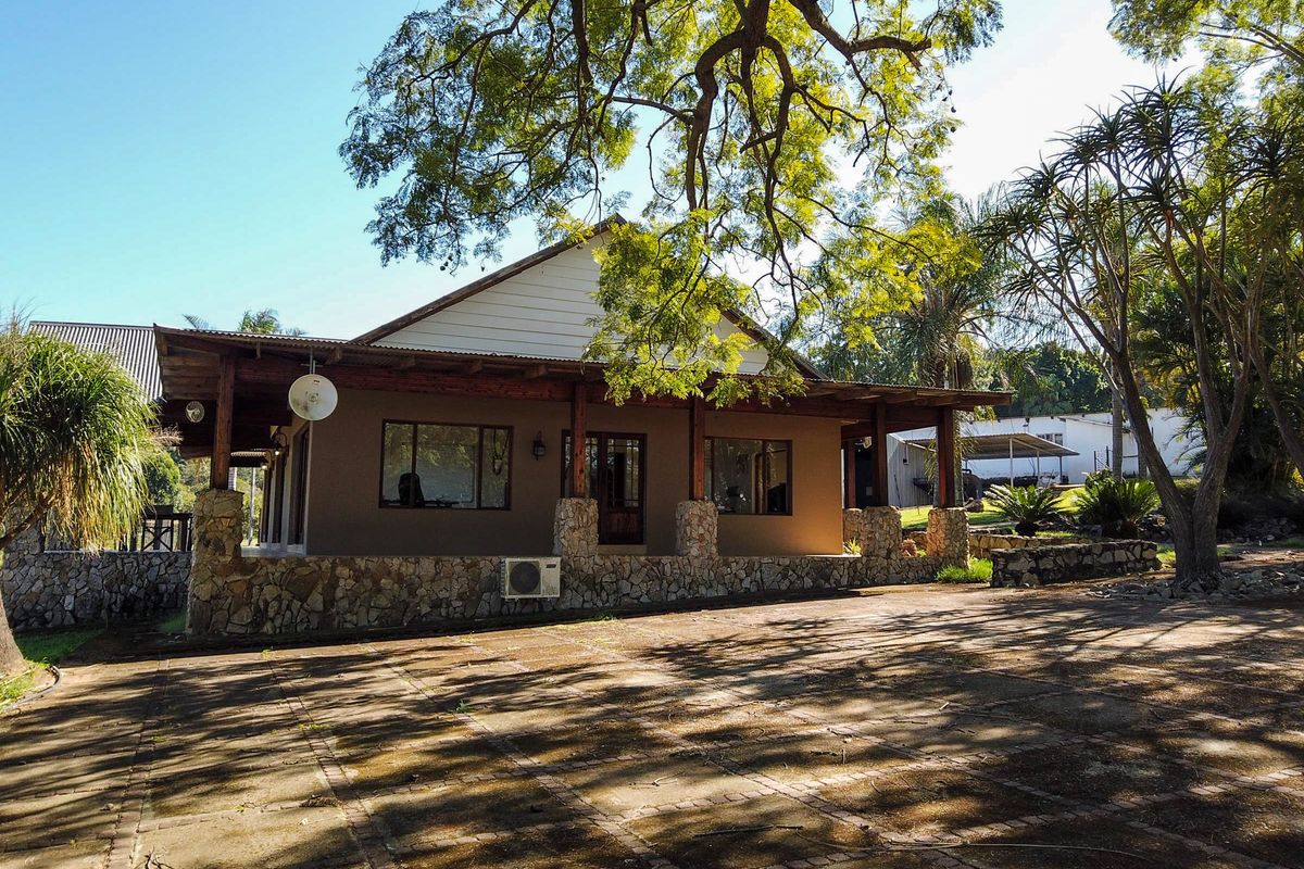 A JEWEL IN THE HEART OF THE LOWVELD - THE MOST STUNNING FARM NEAR WHITE RVER - Photo 3