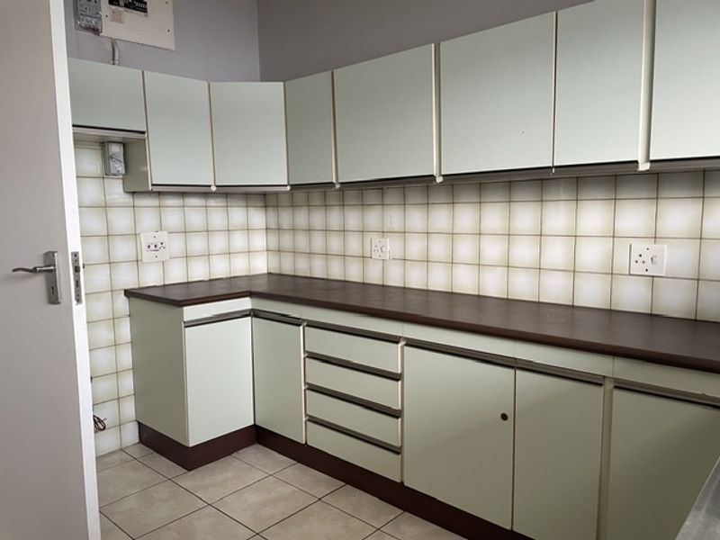 Ideal Offices for Convenience in Central Westvlle - Photo 6