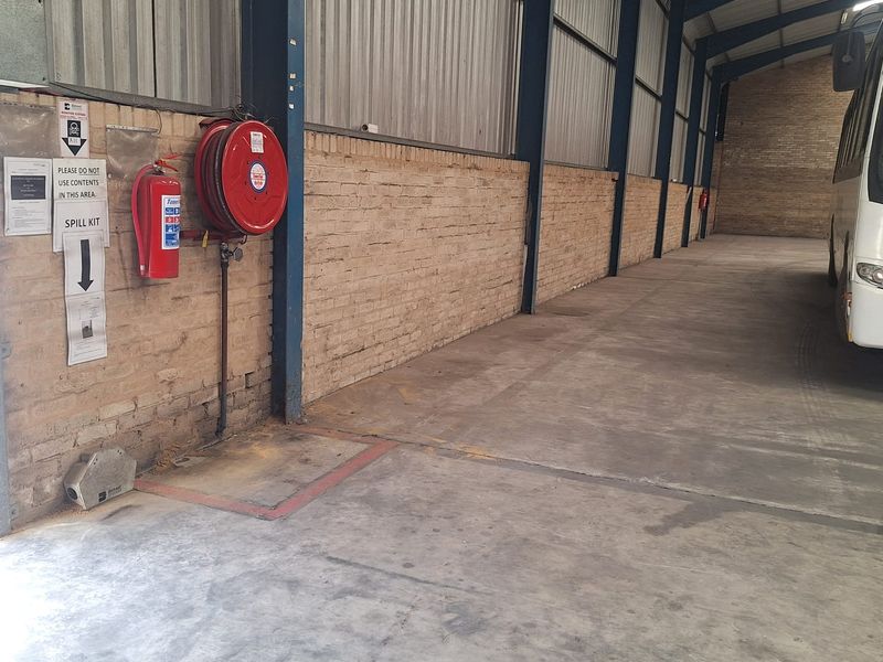 Commercial Property To Let - Photo 7