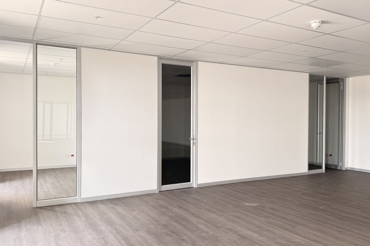 5,515m2 Freehold Warehouse with Superlink Access and Secure Industrial Infrastructure - Photo 5