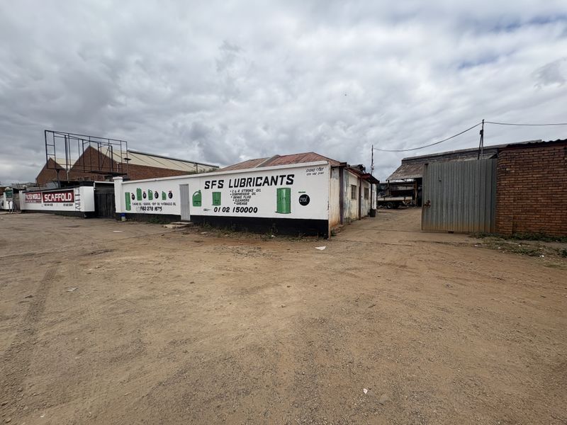 Industrial Property For Sale in Silverton Prime Location and Main Road - Photo 2