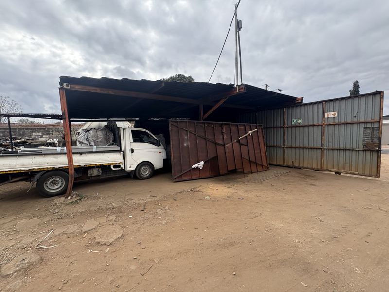 Industrial Property For Sale in Silverton Prime Location and Main Road - Photo 5