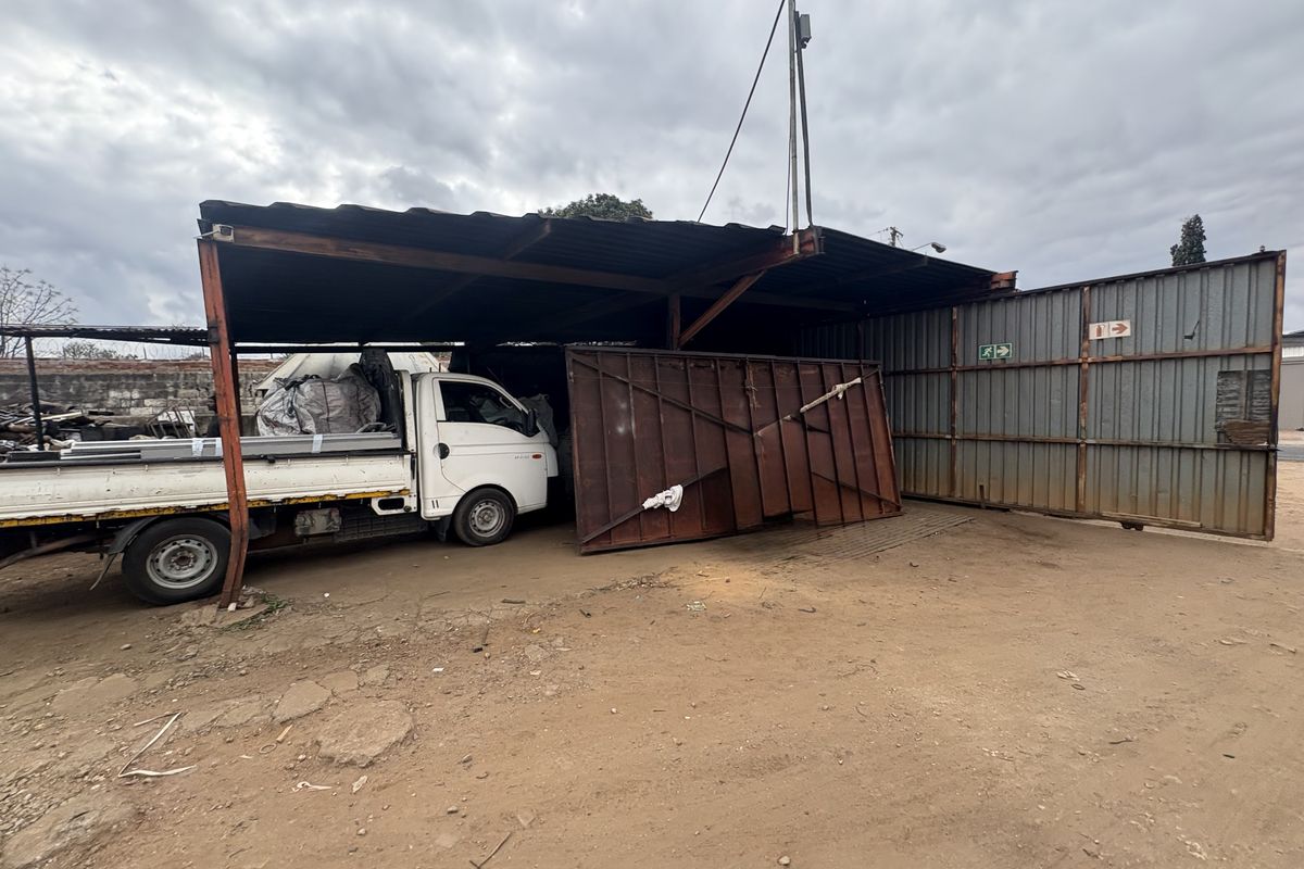 Industrial Property For Sale in Silverton Prime Location and Main Road - Photo 5