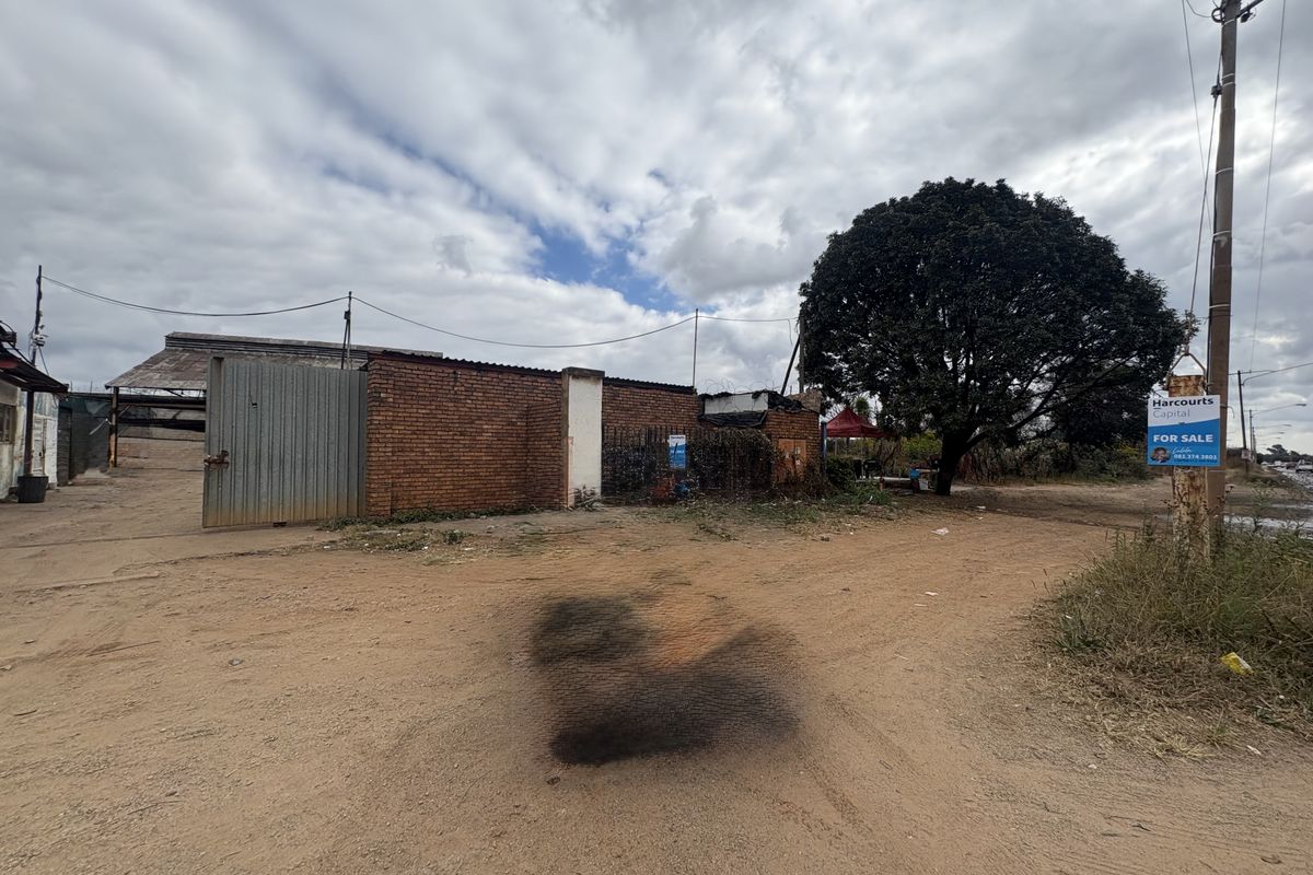Industrial Property For Sale in Silverton Prime Location and Main Road - Photo 4