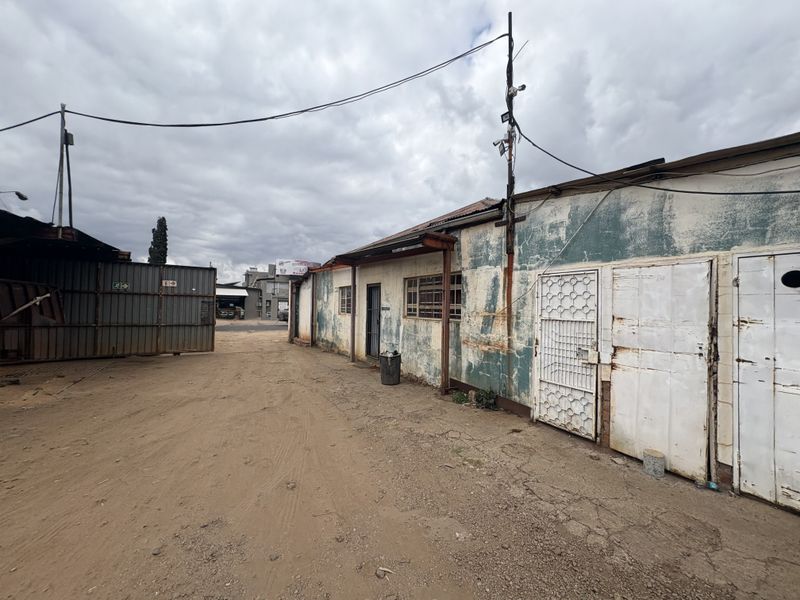 Industrial Property For Sale in Silverton Prime Location and Main Road - Photo 7