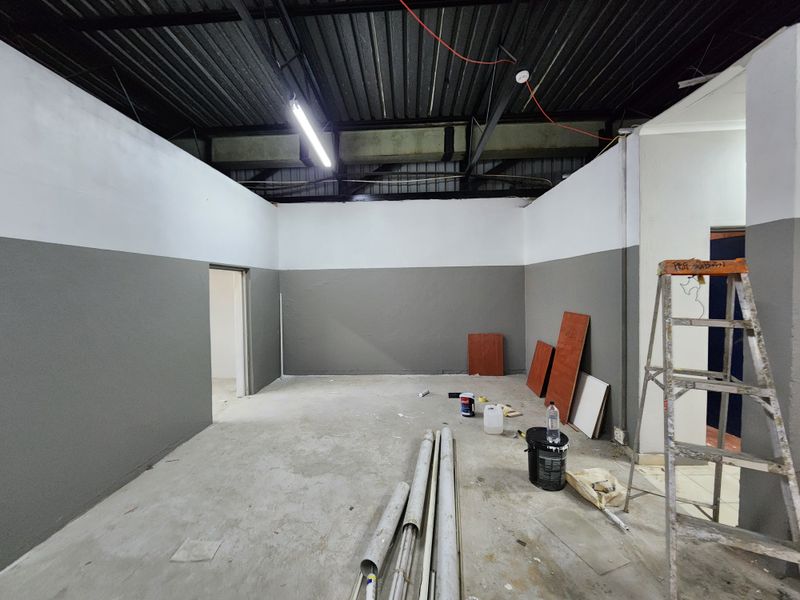 208m2 Warehouse with Interlink Access To Let in The Tannery - Photo 8
