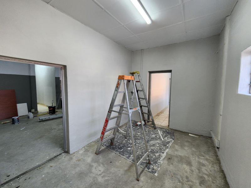 208m2 Warehouse with Interlink Access To Let in The Tannery - Photo 10