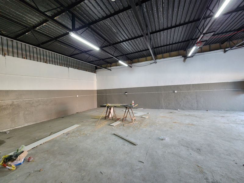 208m2 Warehouse with Interlink Access To Let in The Tannery - Photo 7