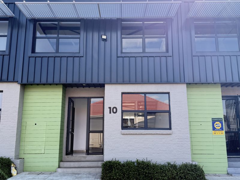 Strategically Located Industrial Space for Logistics and Service Operators - Photo 1