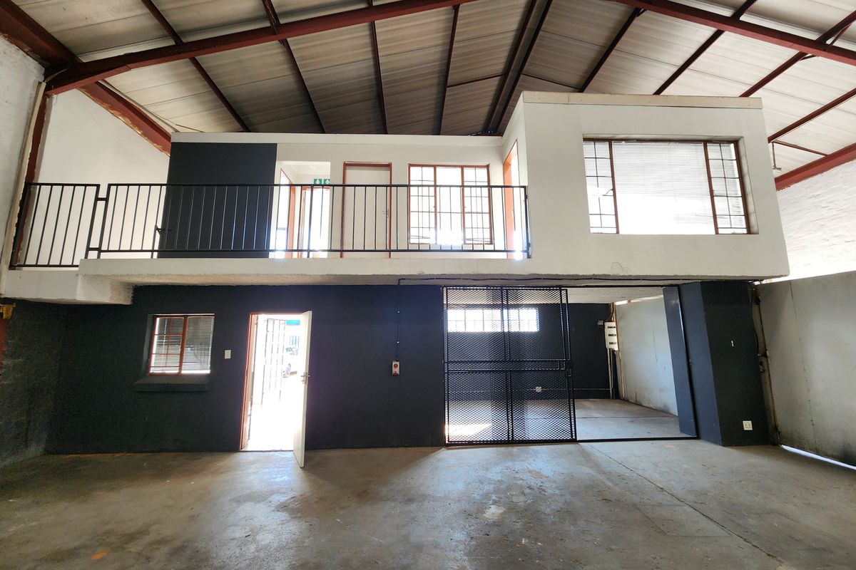 Well located 213m2 Warehouse To Let in Silverton, Secure Industrial Space - Photo 5