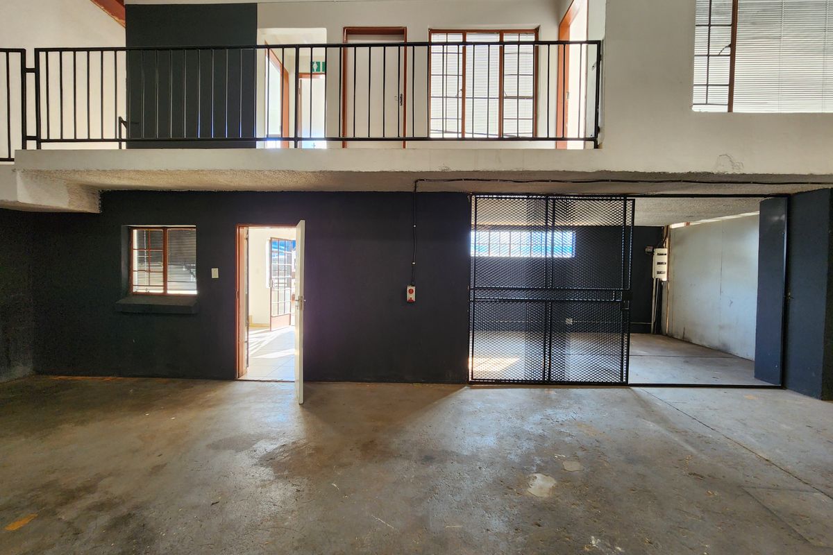 Well located 213m2 Warehouse To Let in Silverton, Secure Industrial Space - Photo 3